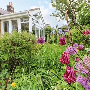 https://the-cottage-5-richley-terrace.hotels-newcastle-upon-tyne.com