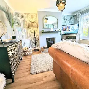 Spacious Lovely 3 Bed House In Nottingham Contractors Or Family Holiday home