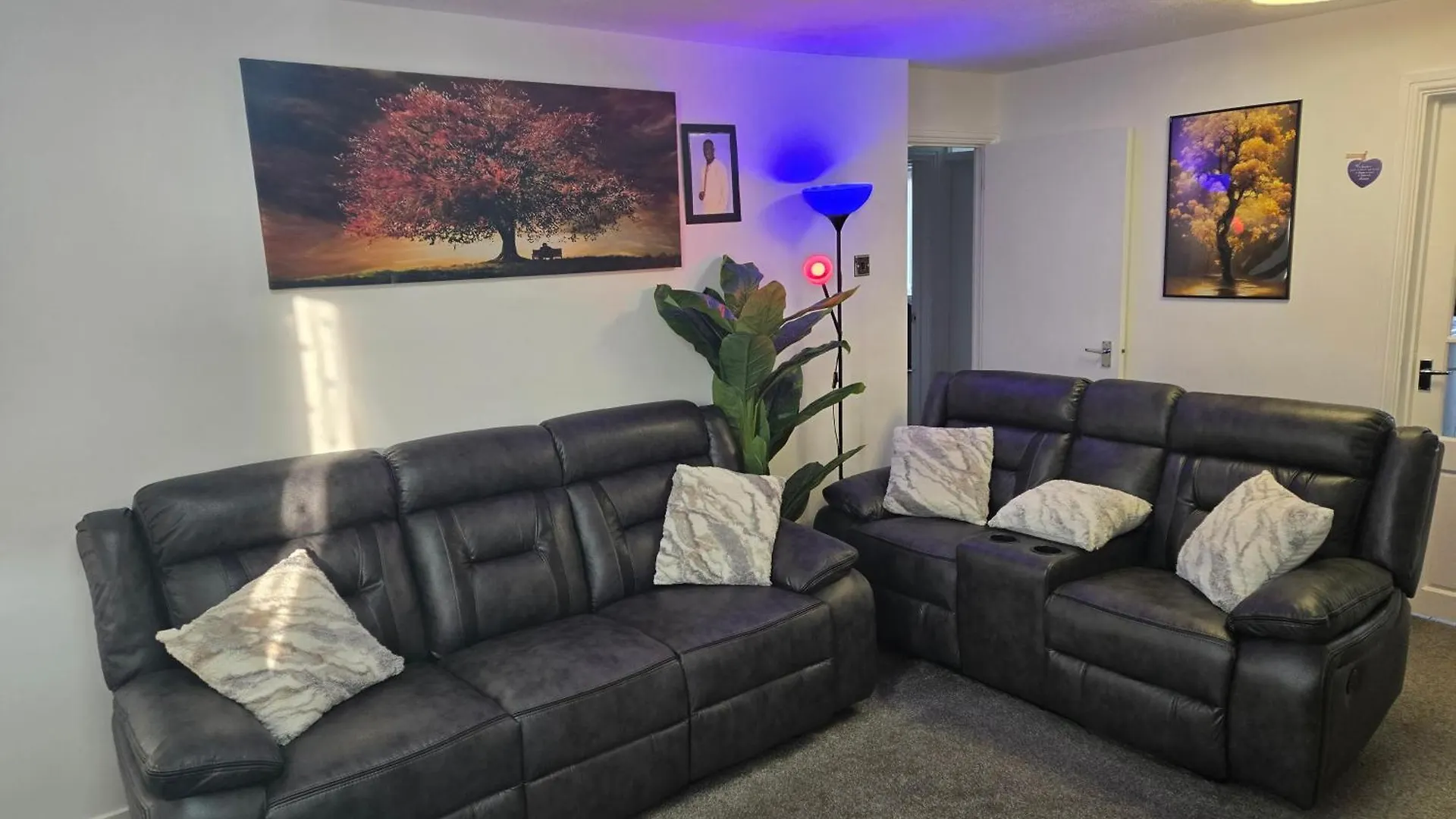 A Cosy Room With King Sized Bed Birmingham United Kingdom